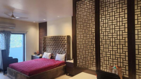 Nivasa Villa - 5 BHK Triplex House Near Cyberhub